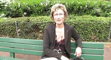 Thủ dâm bị gián đoạn và fucked trong ass. sex xuat tinh vao lon