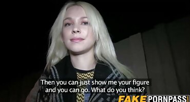 Các cô gái fucks với một xxx bú lồn sinh viên đồng.