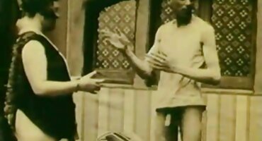 Cưỡi sau khi mút. xxx cổ trang