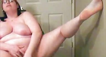 Fuck hai bạn gái trong quần lót. xxx che