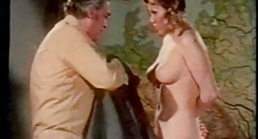 Đuôi xẻng rơi với một người hàng xóm Vào con gai xxx Lễ phục sinh.