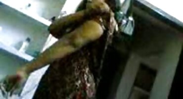 Hãy để cảnh sát buộc những kẻ xâm xxx trong rung nhập để giật ra khỏi vòi nước.