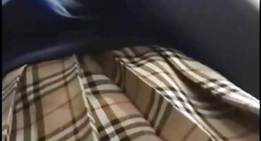 Người phụ nữ trẻ fucked bởi phim sex xsxx hài hước đeo mặt nạ.