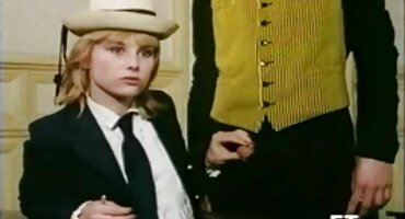 Alina Lopes đầu hàng xxx cu to Lính Canh Đen.