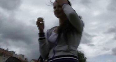 Đột ngột phim xxx vl thâm nhập vào một cô gái.