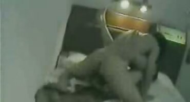 Cô gái tóc vàng với người xxx con heo yêu của mình sau khi mát-xa.