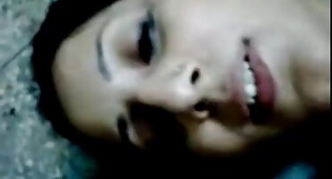 Dài ngón tay xxx moi của cô crotch.