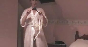 Lesbian MMA máy bay chiến đấu dàn dựng xxx bầu một cuộc chiến trần truồng trong vòng.