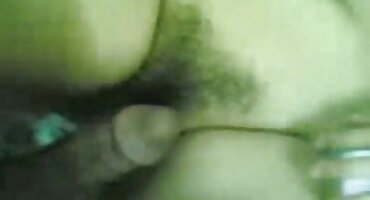 Pleasuring stepbrother bằng xx vung chom cách đẩy quần lót của mình trở lại.