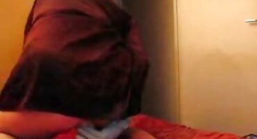 Đen thích liếm và cọ xát phim x sex với tóc vàng.