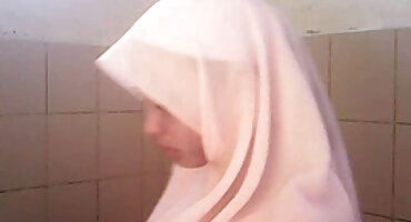 Cô gái tóc vàng phim xxx ll được một liều hậu môn.