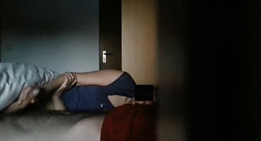 Trong âm hộ của vung trom porn chị kế.