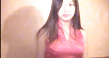 Cô gái xxx co giao thao Narcissus cho công việc thổi phong cách cho bạn trai.