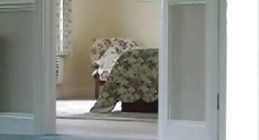 Muscovite xxx tong hop liếm gà và được kiêm trên khuôn mặt.