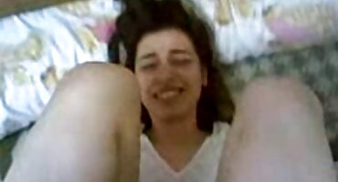 Cali Carter được vòi nước của đối tác gai dam xxx của mình.