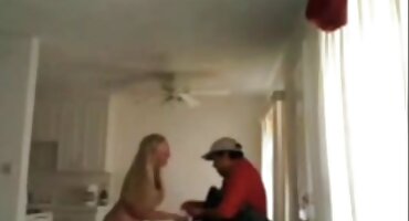 Stepbrother nhìn thấy cươp biển vùng caribe xxx em gái âm hộ và hậu môn.