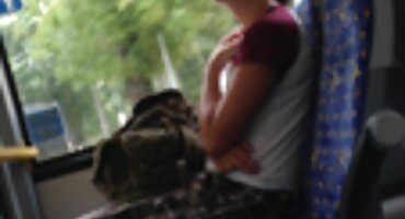 Natalie Cherie cho một blo sâu. xx tre em