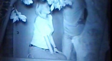 MILF giống một chàng trai để giao hợp. xxx videos hoc sinh