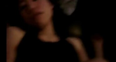 Kiêm trên khuôn mặt the gioi xxx của cô và lái xe tinh trùng sâu vào hậu môn.